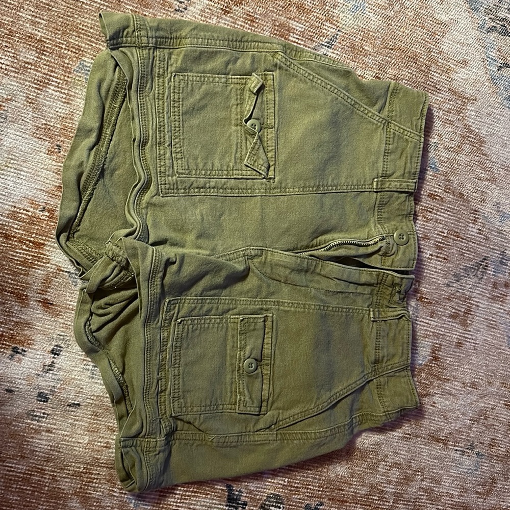 American Eagle Women’s Khaki Shorts